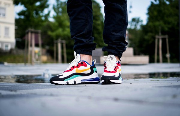 Découvrez les marques spécialisées dans les chaussures pour pieds larges masculins